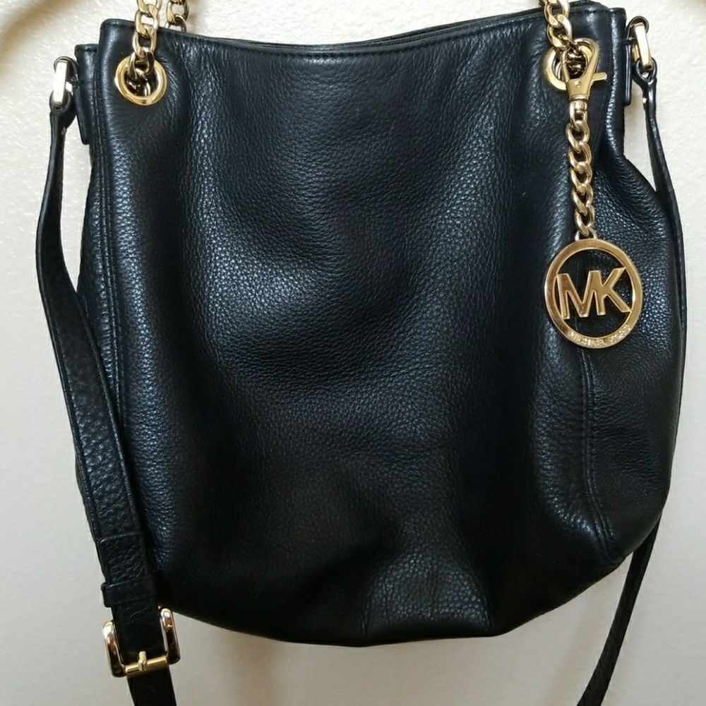 Micharl kors salma leather bag